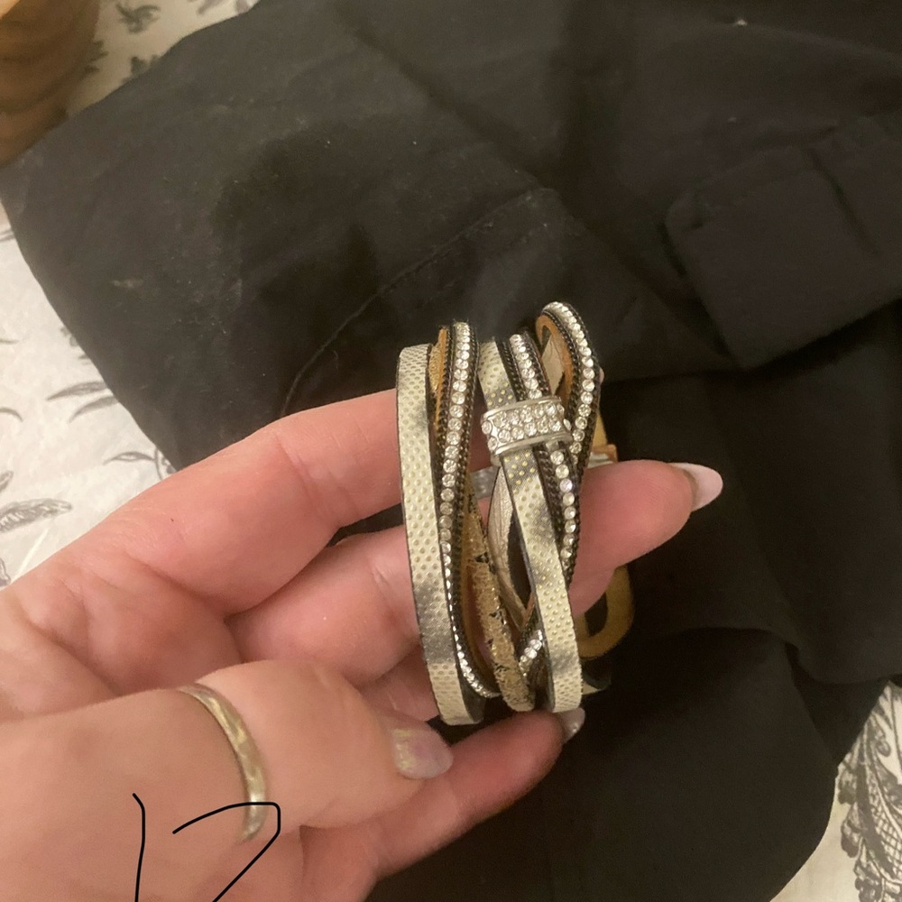 Bracelets - Picture 10 of 15